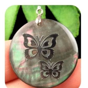 Natural Gray shell butterfly Round Pandant 30×2mm